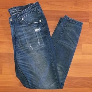 Mid rise skinny jeans